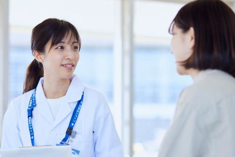 女性従業員の検診のイメージ画像